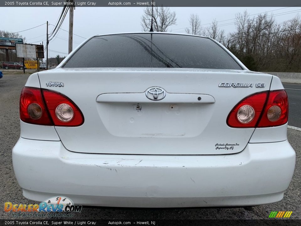 2005 Toyota Corolla CE Super White / Light Gray Photo #4