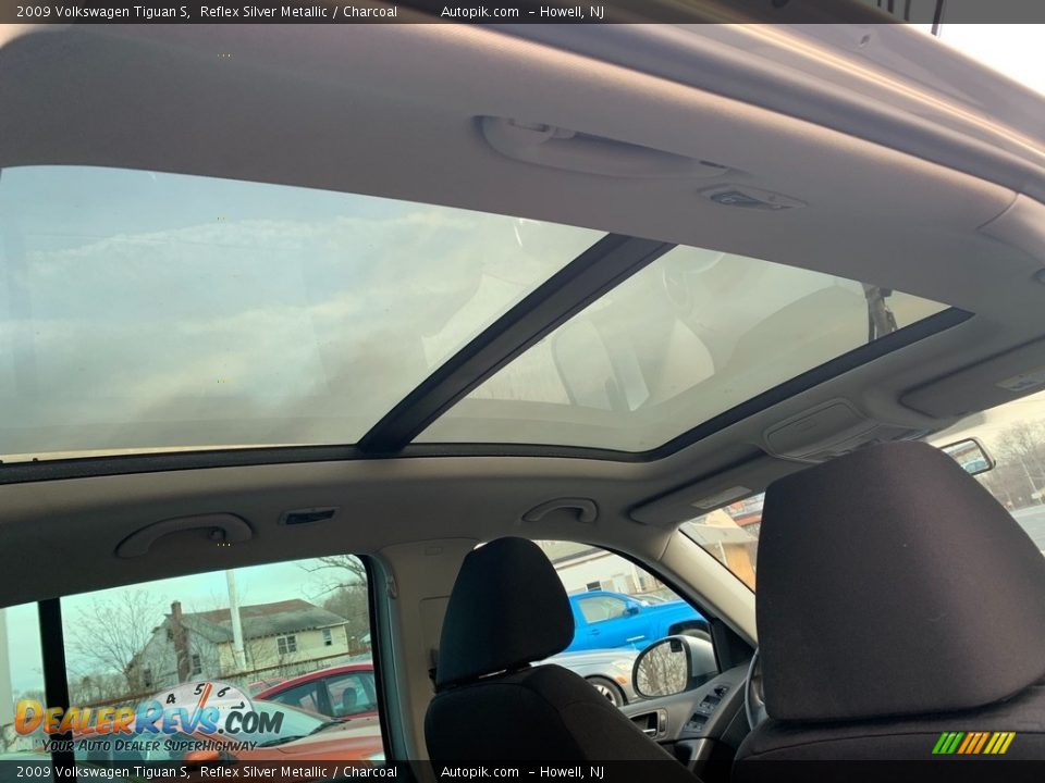 2009 Volkswagen Tiguan S Reflex Silver Metallic / Charcoal Photo #15