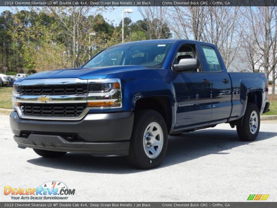 Front 3/4 View of 2019 Chevrolet Silverado LD WT Double Cab 4x4 Photo #5
