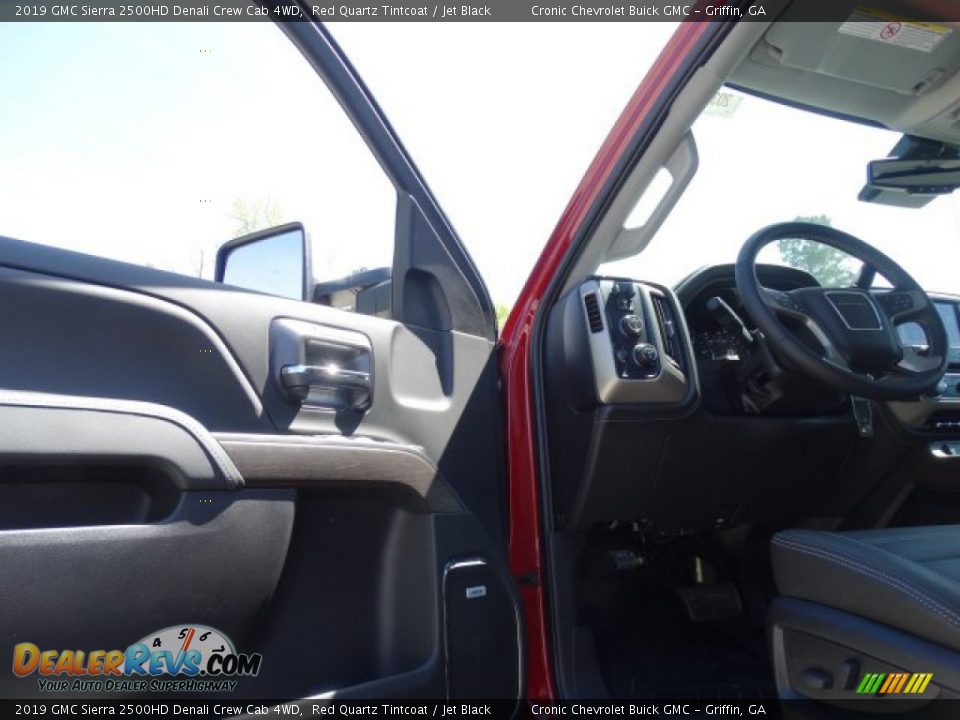 2019 GMC Sierra 2500HD Denali Crew Cab 4WD Red Quartz Tintcoat / Jet Black Photo #14