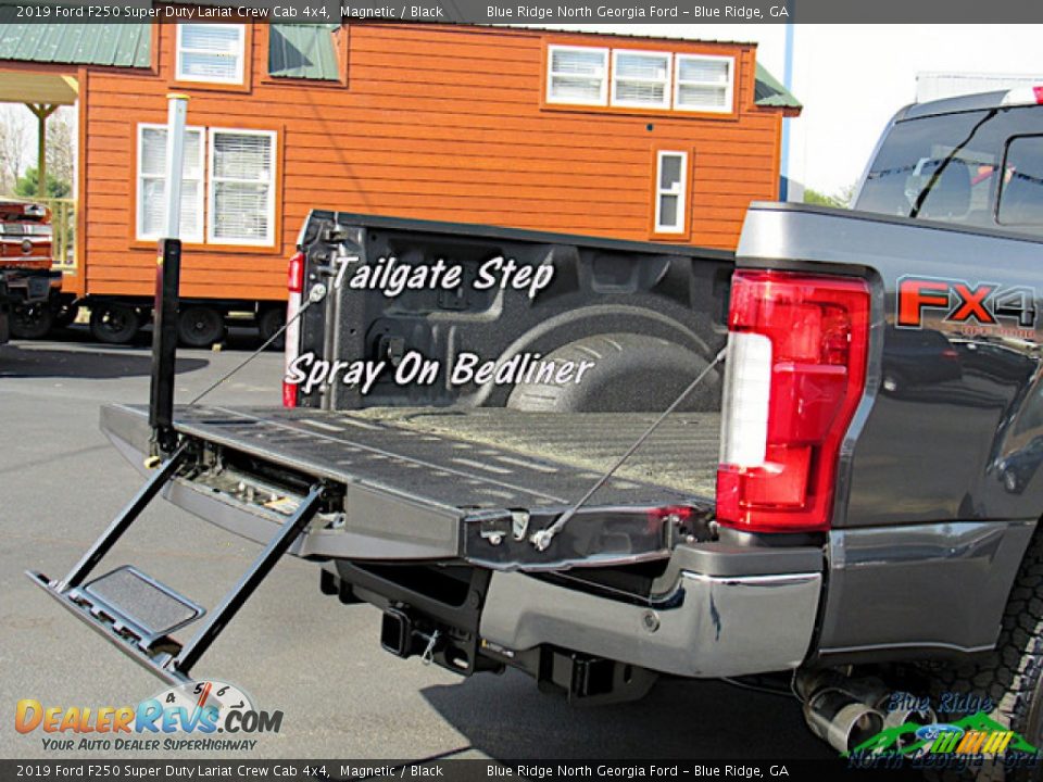 2019 Ford F250 Super Duty Lariat Crew Cab 4x4 Magnetic / Black Photo #14