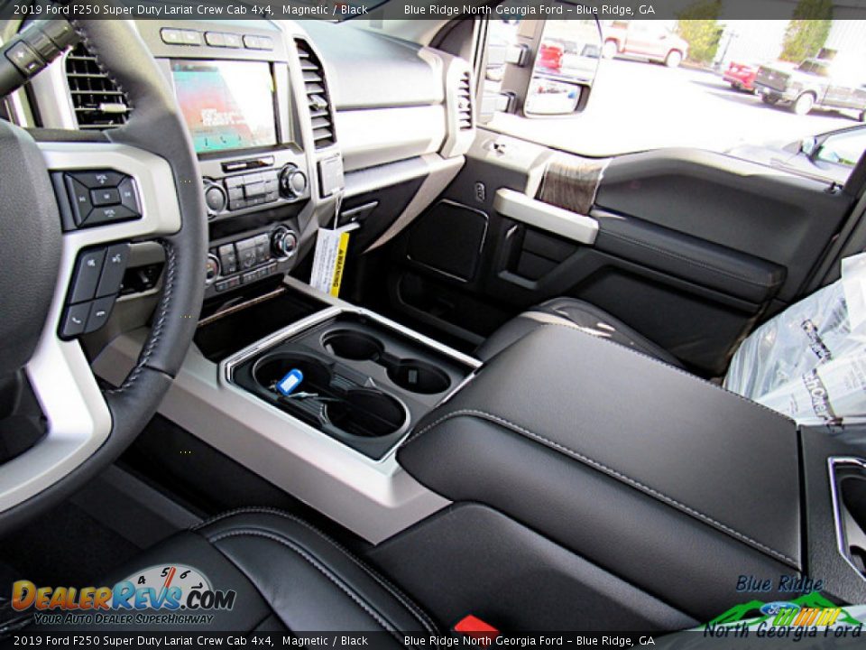 2019 Ford F250 Super Duty Lariat Crew Cab 4x4 Magnetic / Black Photo #32