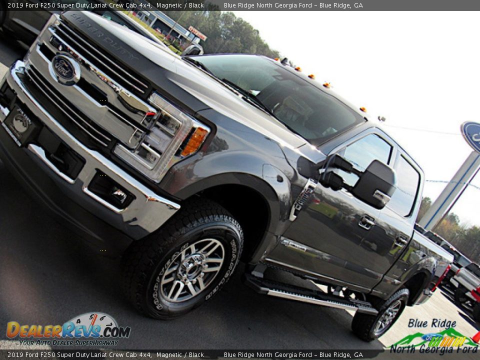 2019 Ford F250 Super Duty Lariat Crew Cab 4x4 Magnetic / Black Photo #36