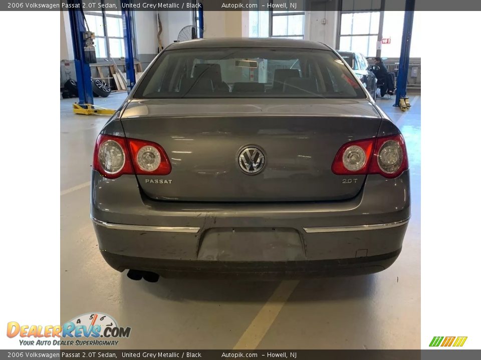 2006 Volkswagen Passat 2.0T Sedan United Grey Metallic / Black Photo #4