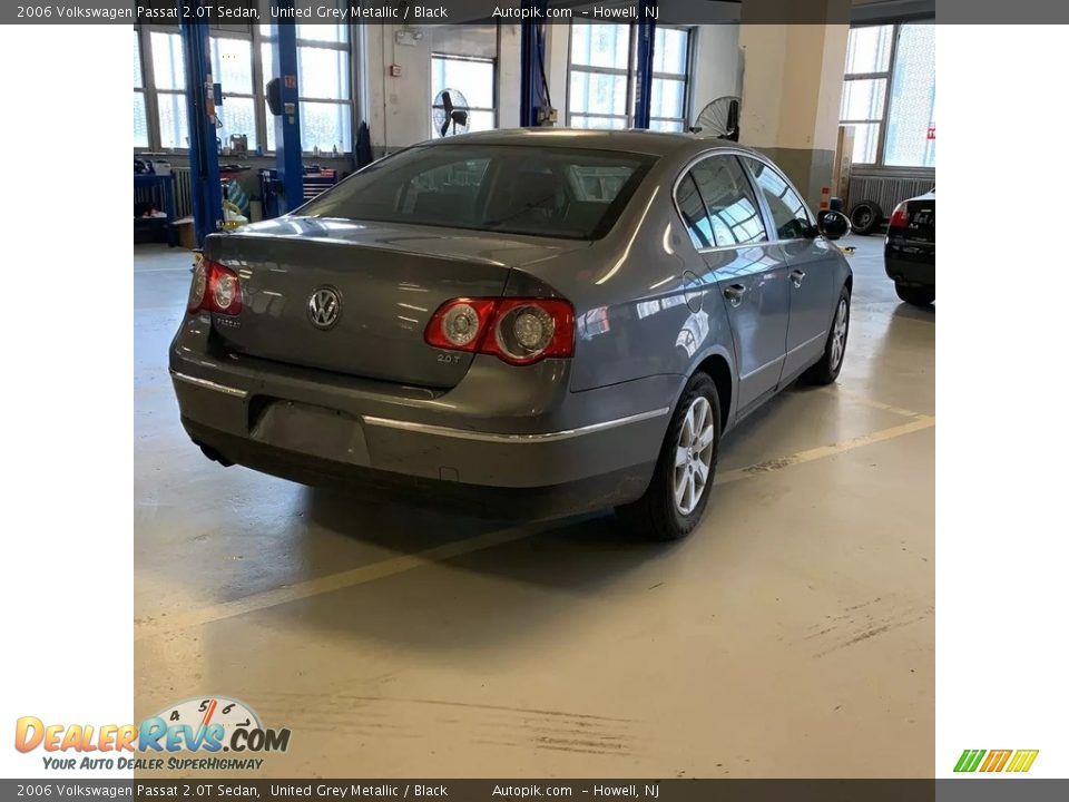 2006 Volkswagen Passat 2.0T Sedan United Grey Metallic / Black Photo #5