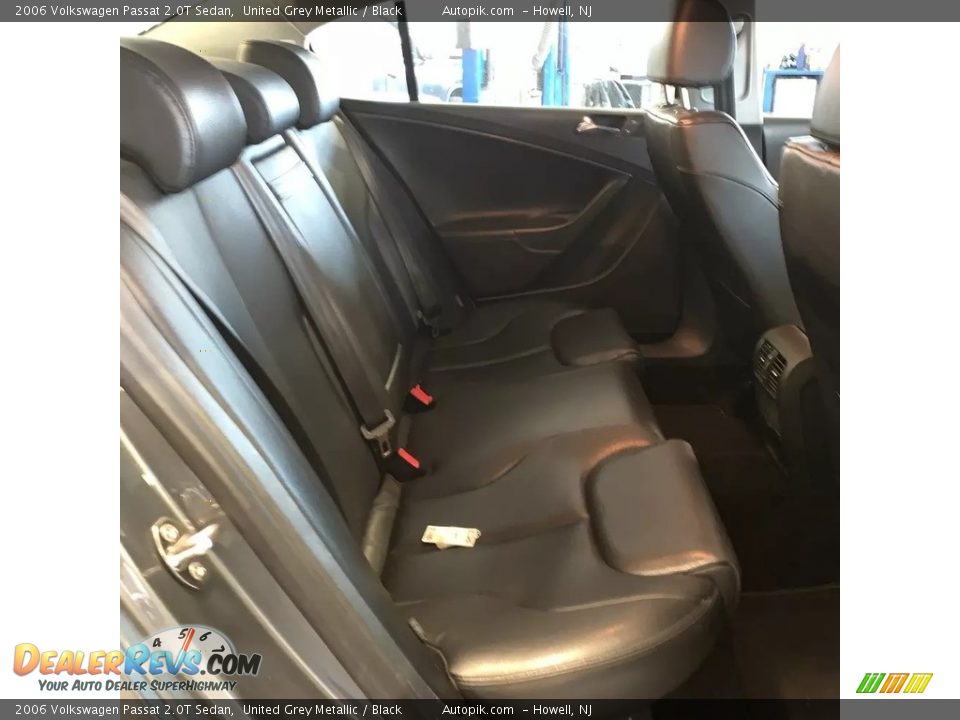 2006 Volkswagen Passat 2.0T Sedan United Grey Metallic / Black Photo #12