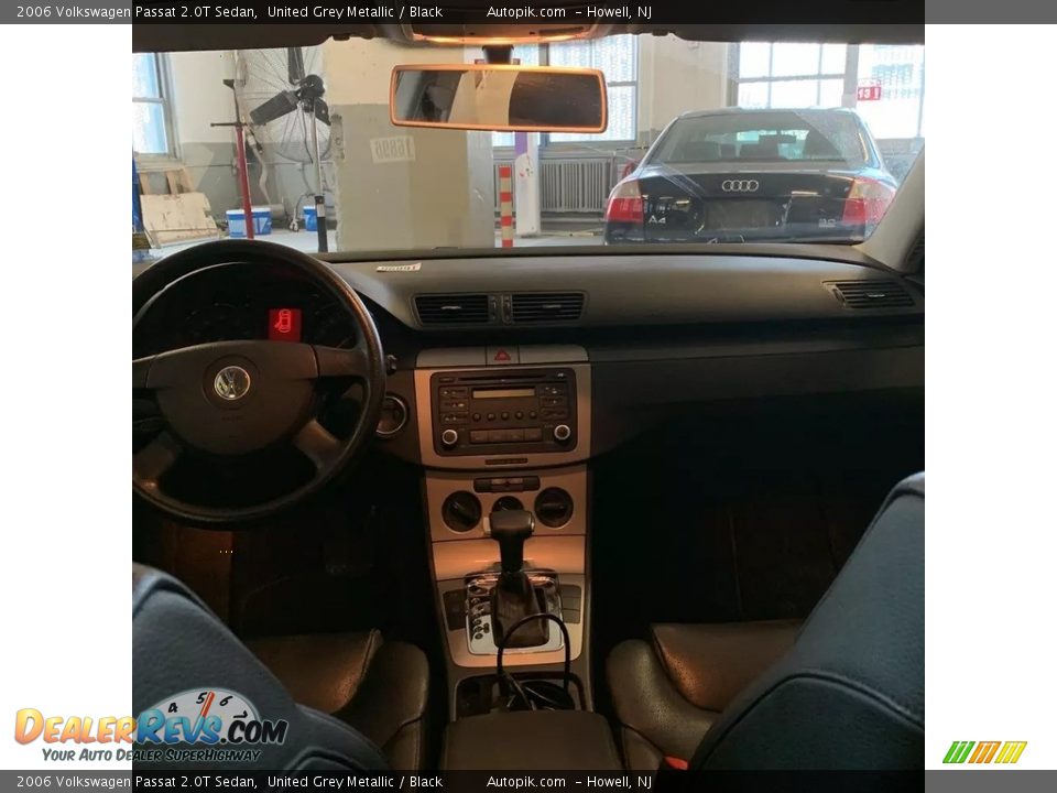 2006 Volkswagen Passat 2.0T Sedan United Grey Metallic / Black Photo #14
