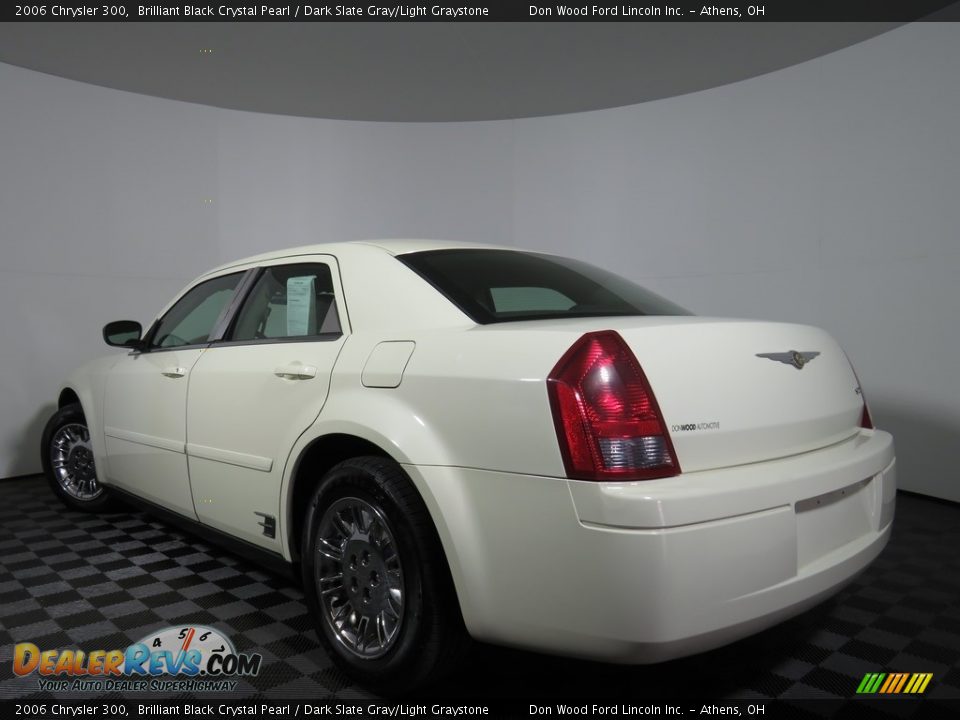 2006 Chrysler 300 Brilliant Black Crystal Pearl / Dark Slate Gray/Light Graystone Photo #6