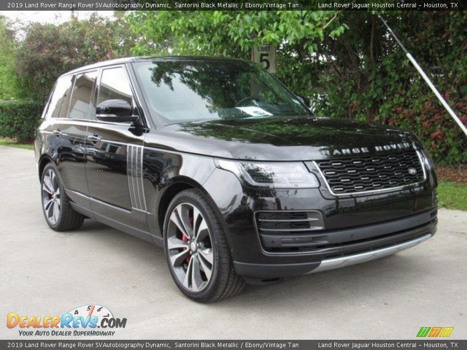 Front 3/4 View of 2019 Land Rover Range Rover SVAutobiography Dynamic Photo #2