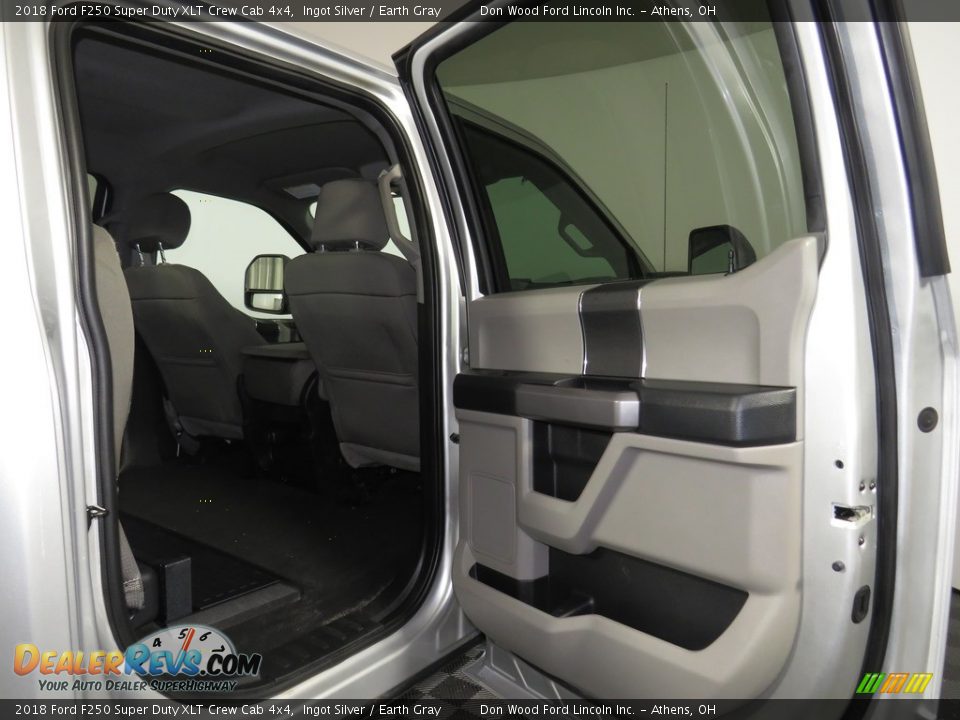 2018 Ford F250 Super Duty XLT Crew Cab 4x4 Ingot Silver / Earth Gray Photo #18