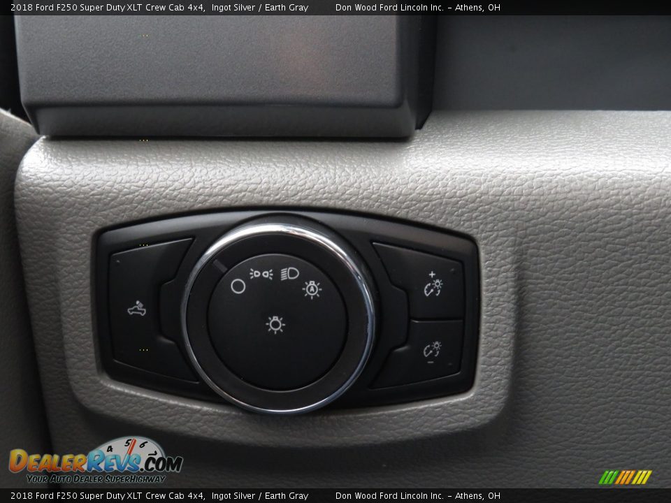 2018 Ford F250 Super Duty XLT Crew Cab 4x4 Ingot Silver / Earth Gray Photo #32