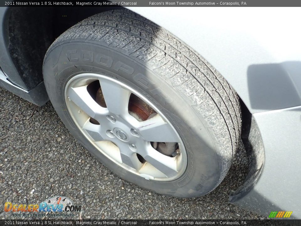 2011 Nissan Versa 1.8 SL Hatchback Magnetic Gray Metallic / Charcoal Photo #4