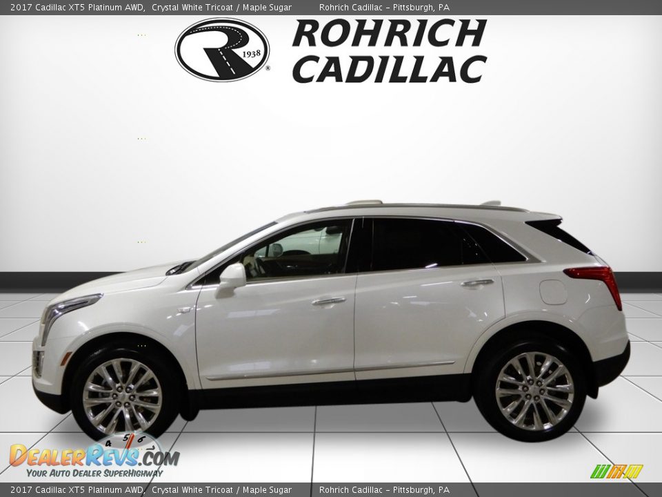 2017 Cadillac XT5 Platinum AWD Crystal White Tricoat / Maple Sugar Photo #2