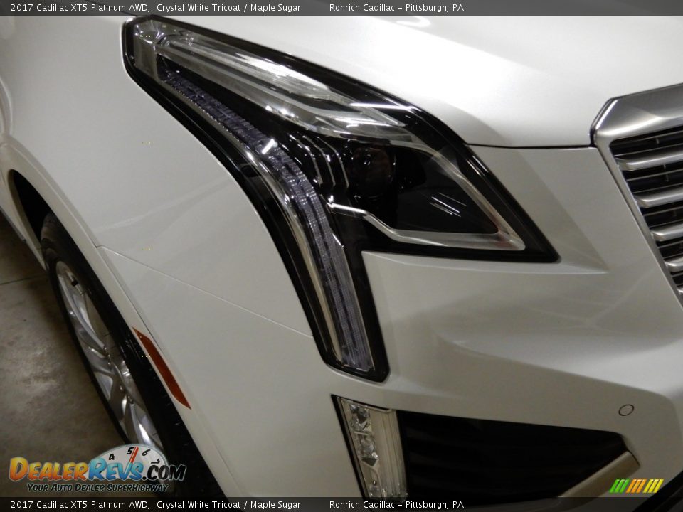 2017 Cadillac XT5 Platinum AWD Crystal White Tricoat / Maple Sugar Photo #10
