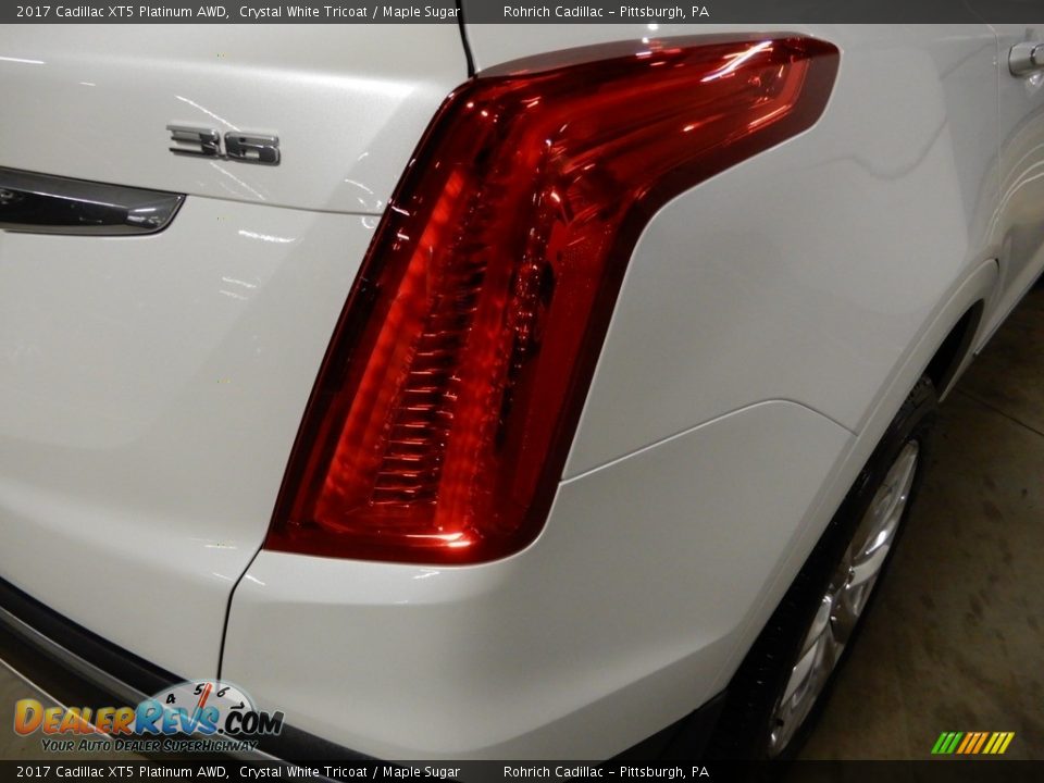 2017 Cadillac XT5 Platinum AWD Crystal White Tricoat / Maple Sugar Photo #11