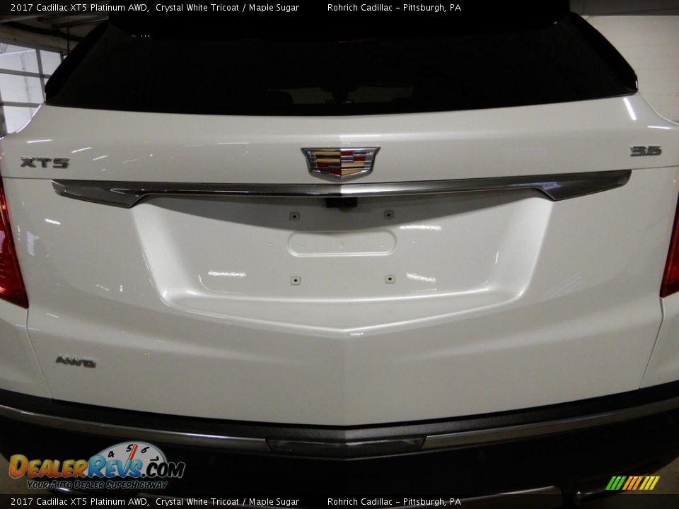 2017 Cadillac XT5 Platinum AWD Crystal White Tricoat / Maple Sugar Photo #13