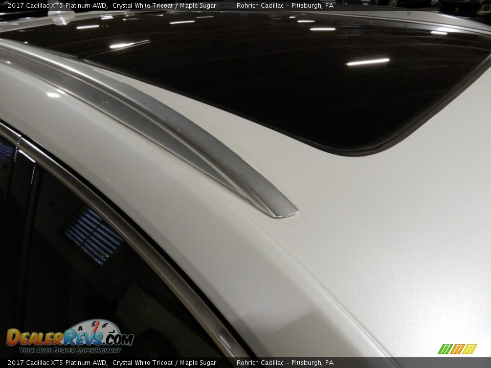 2017 Cadillac XT5 Platinum AWD Crystal White Tricoat / Maple Sugar Photo #14