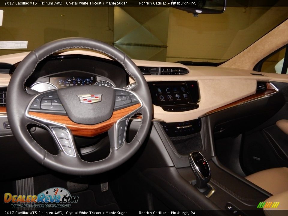 2017 Cadillac XT5 Platinum AWD Crystal White Tricoat / Maple Sugar Photo #16