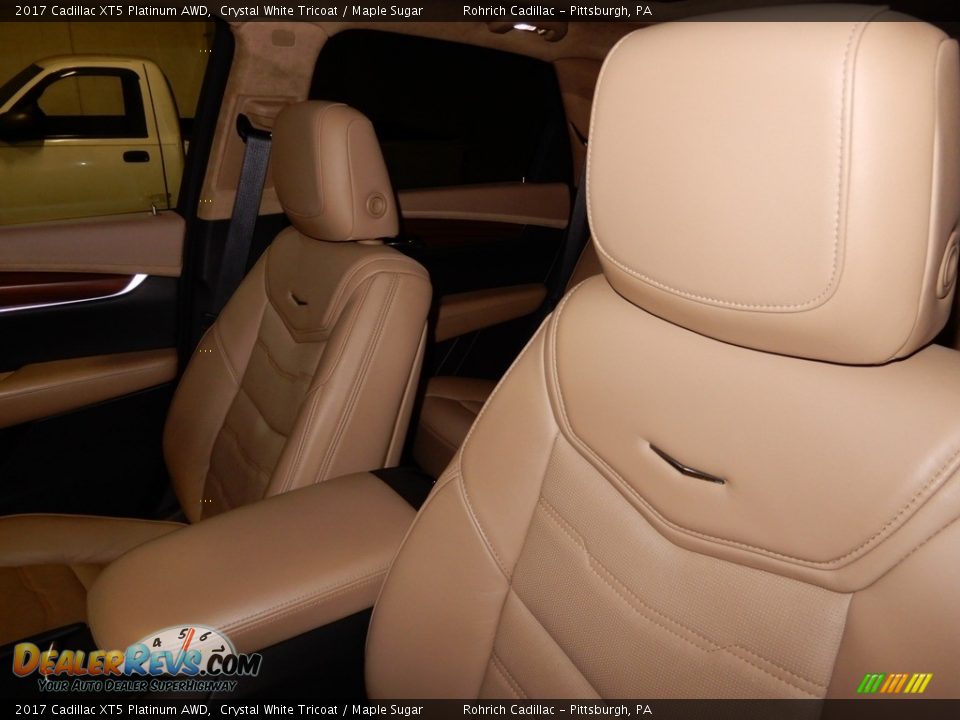 2017 Cadillac XT5 Platinum AWD Crystal White Tricoat / Maple Sugar Photo #17