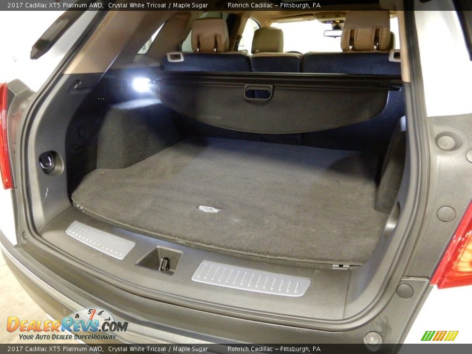 2017 Cadillac XT5 Platinum AWD Crystal White Tricoat / Maple Sugar Photo #22