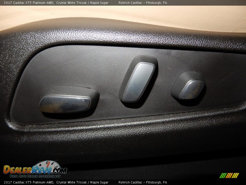 2017 Cadillac XT5 Platinum AWD Crystal White Tricoat / Maple Sugar Photo #23