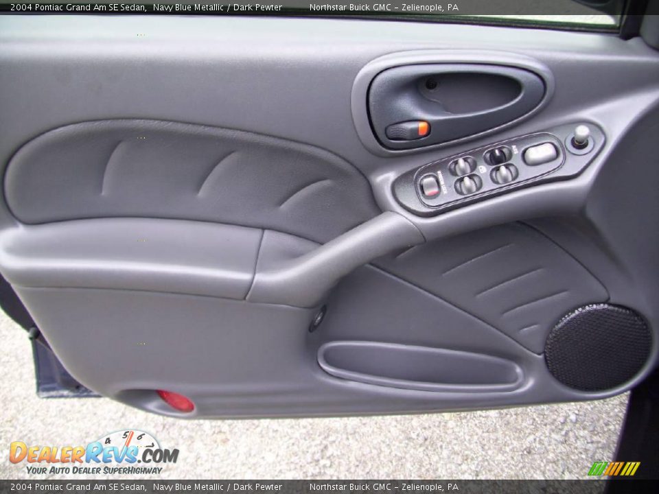 2004 Pontiac Grand Am SE Sedan Navy Blue Metallic / Dark Pewter Photo #12