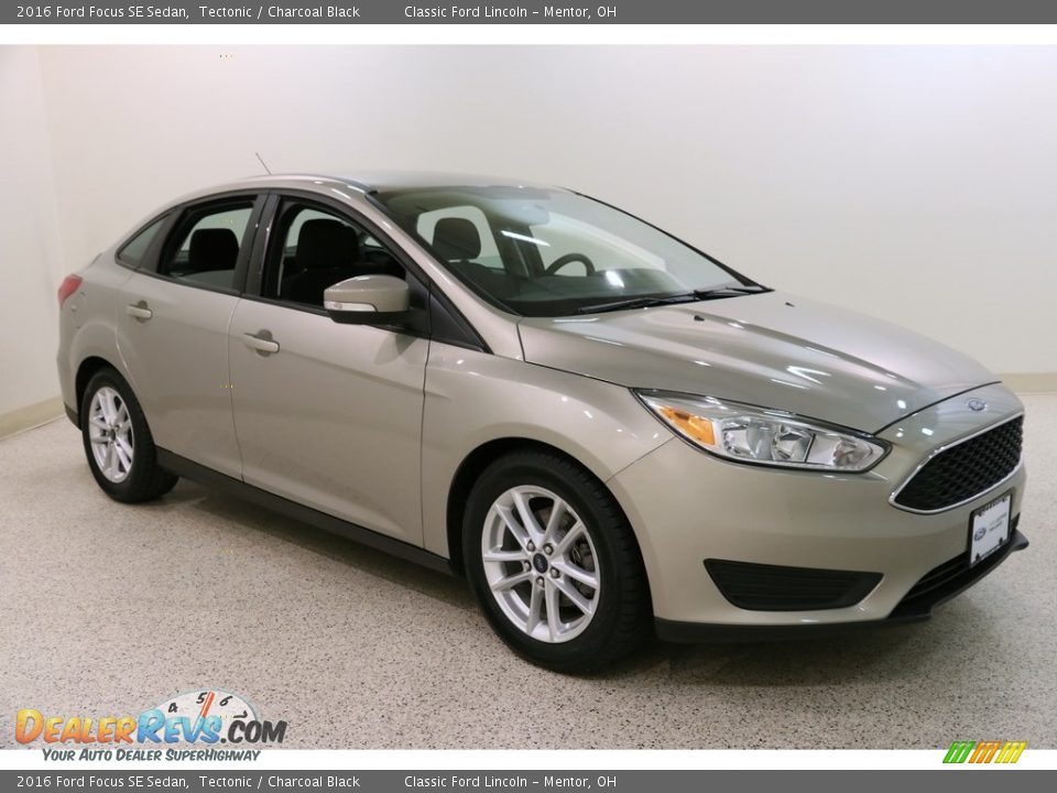 2016 Ford Focus SE Sedan Tectonic / Charcoal Black Photo #1