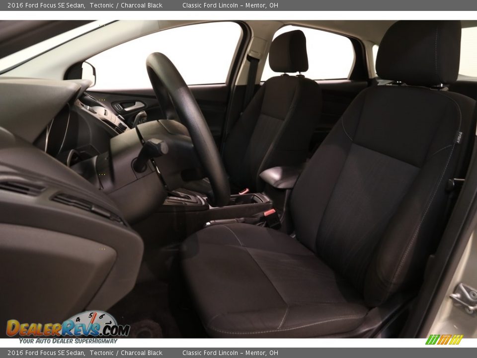 2016 Ford Focus SE Sedan Tectonic / Charcoal Black Photo #4
