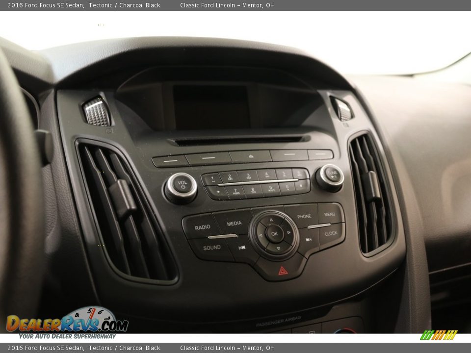 2016 Ford Focus SE Sedan Tectonic / Charcoal Black Photo #7