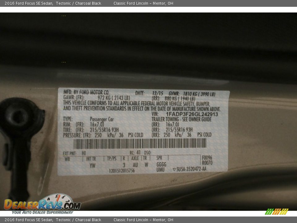 2016 Ford Focus SE Sedan Tectonic / Charcoal Black Photo #18