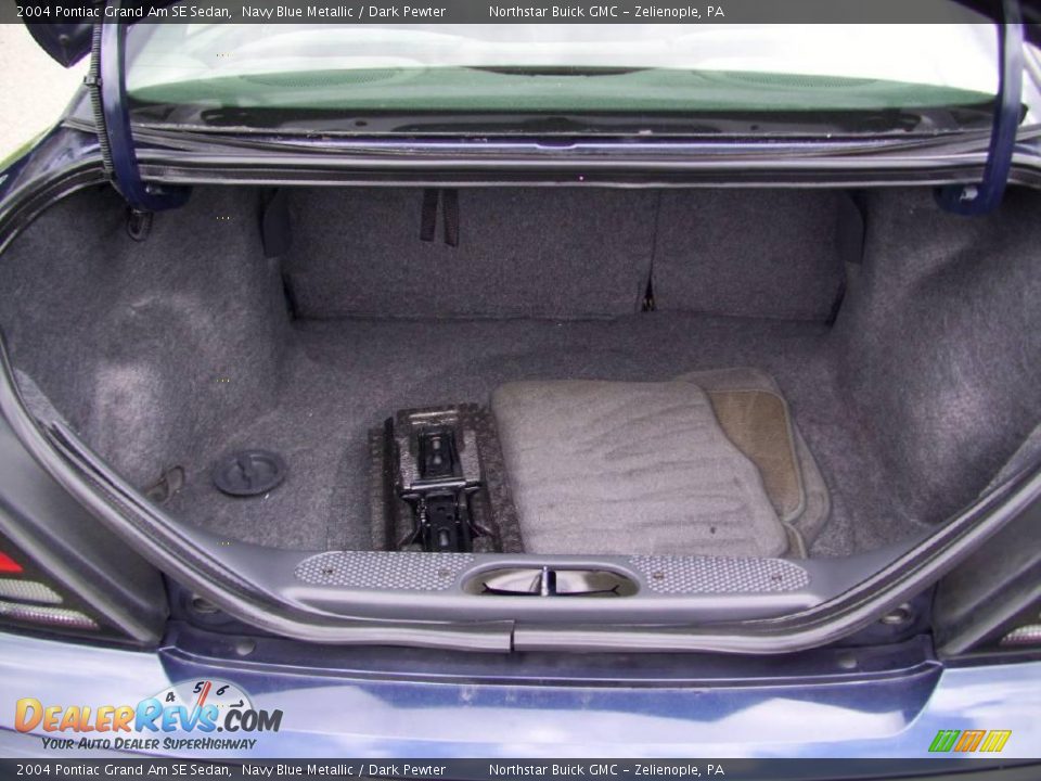 2004 Pontiac Grand Am SE Sedan Navy Blue Metallic / Dark Pewter Photo #16