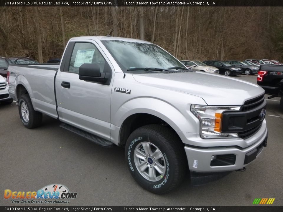 Front 3/4 View of 2019 Ford F150 XL Regular Cab 4x4 Photo #3