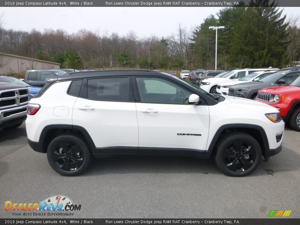 2019 Jeep Compass Latitude 4x4 White / Black Photo #6