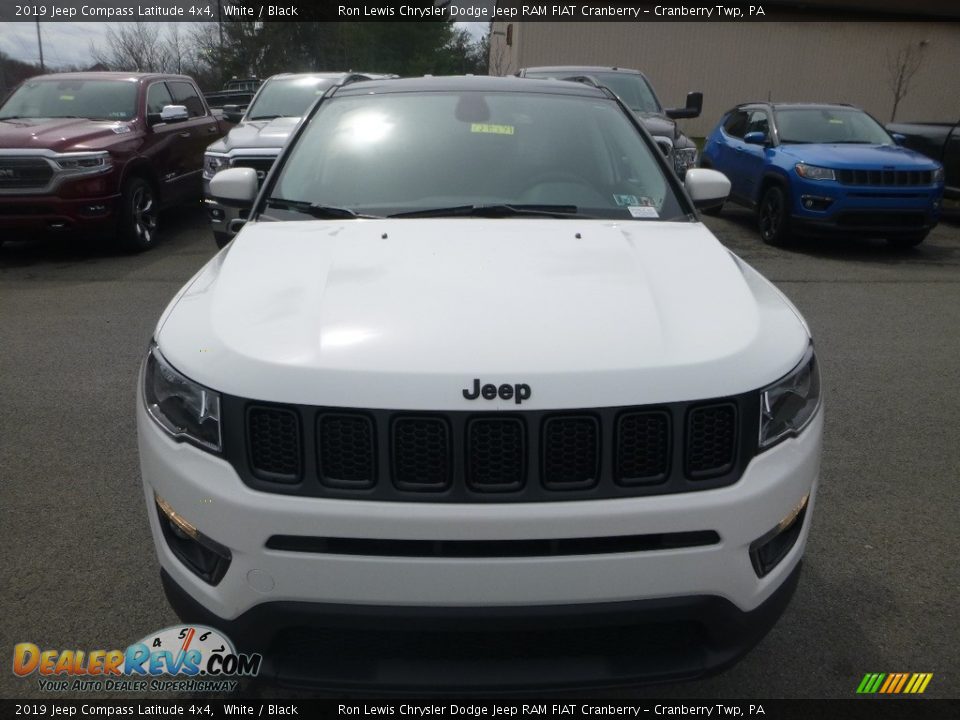 2019 Jeep Compass Latitude 4x4 White / Black Photo #8