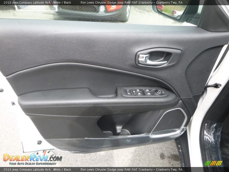 2019 Jeep Compass Latitude 4x4 White / Black Photo #13