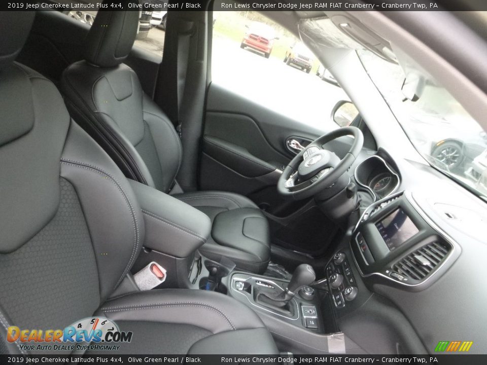 2019 Jeep Cherokee Latitude Plus 4x4 Olive Green Pearl / Black Photo #10