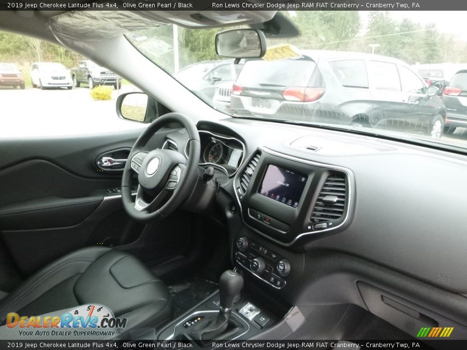 2019 Jeep Cherokee Latitude Plus 4x4 Olive Green Pearl / Black Photo #11