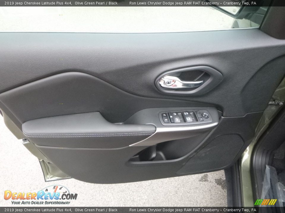 2019 Jeep Cherokee Latitude Plus 4x4 Olive Green Pearl / Black Photo #12