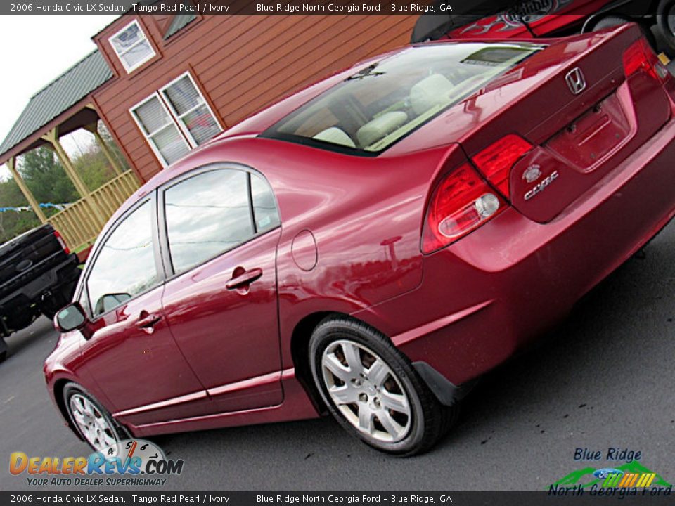 2006 Honda Civic LX Sedan Tango Red Pearl / Ivory Photo #27