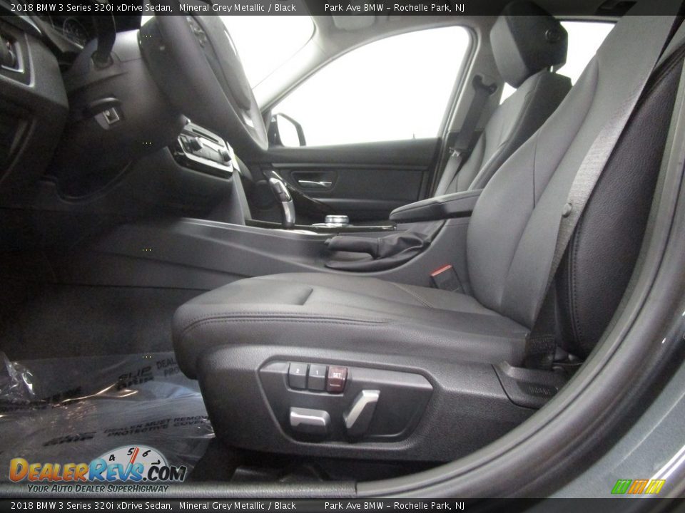 2018 BMW 3 Series 320i xDrive Sedan Mineral Grey Metallic / Black Photo #5