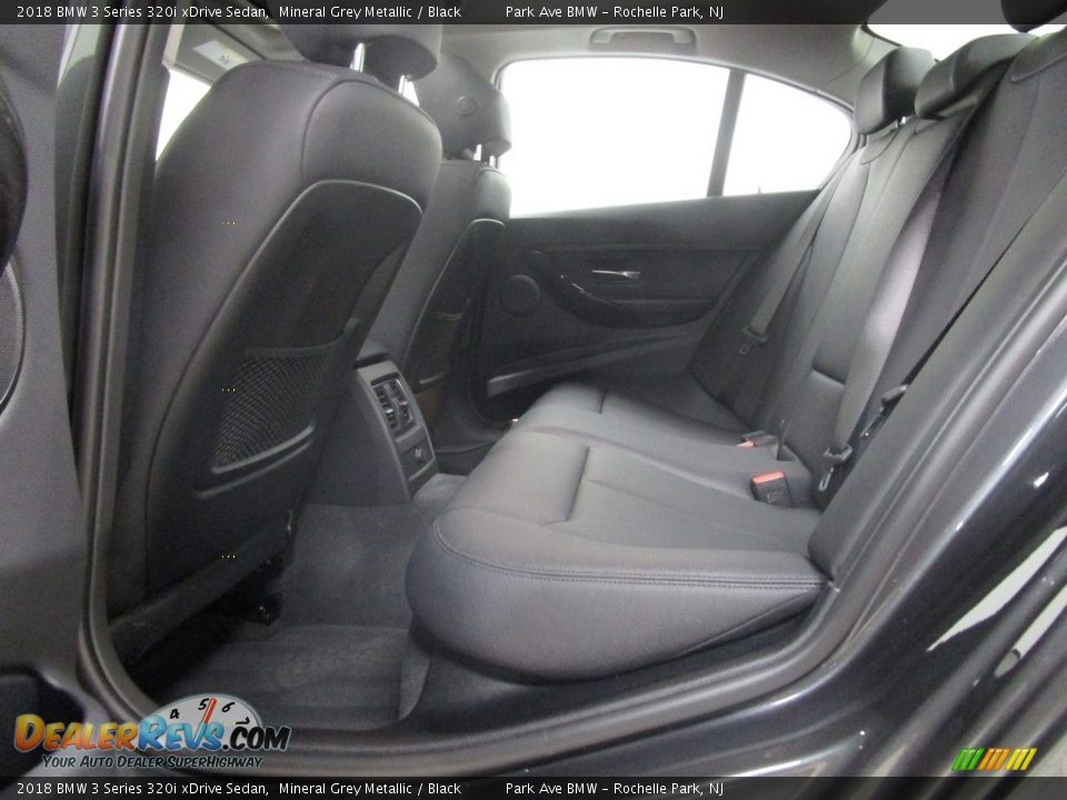 2018 BMW 3 Series 320i xDrive Sedan Mineral Grey Metallic / Black Photo #8