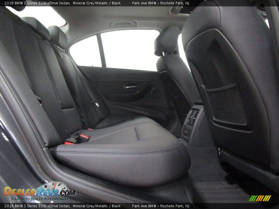 2018 BMW 3 Series 320i xDrive Sedan Mineral Grey Metallic / Black Photo #14
