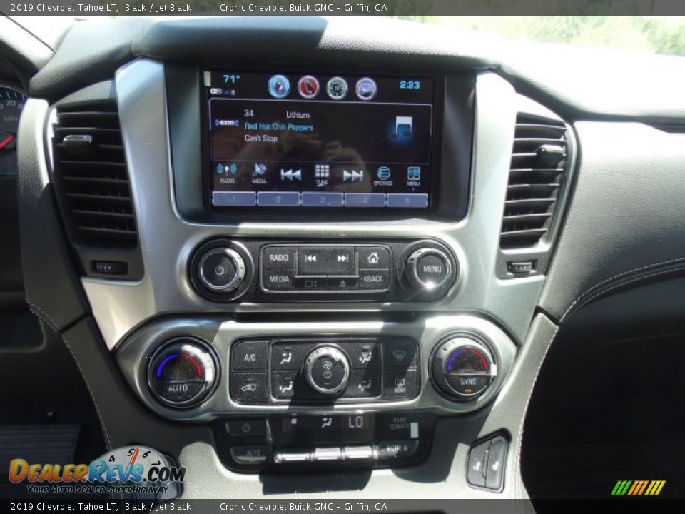 Controls of 2019 Chevrolet Tahoe LT Photo #20