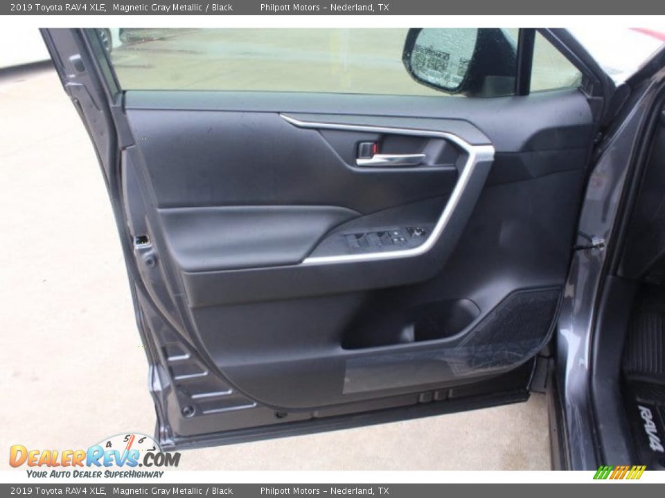 2019 Toyota RAV4 XLE Magnetic Gray Metallic / Black Photo #9
