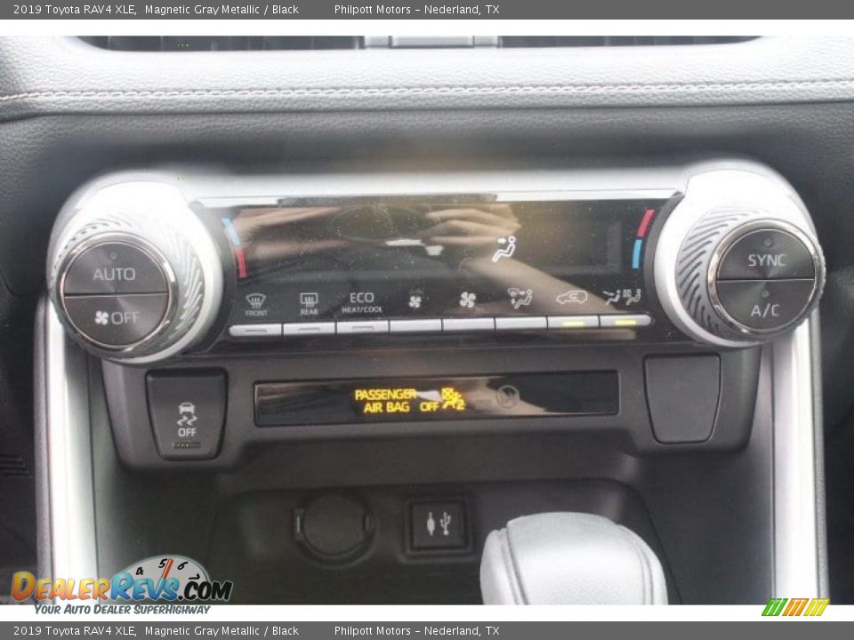 2019 Toyota RAV4 XLE Magnetic Gray Metallic / Black Photo #12