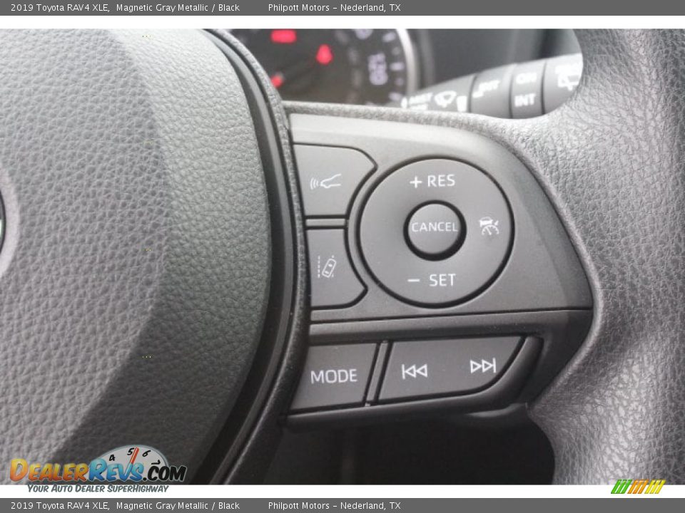 2019 Toyota RAV4 XLE Magnetic Gray Metallic / Black Photo #16