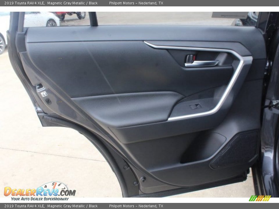 2019 Toyota RAV4 XLE Magnetic Gray Metallic / Black Photo #17