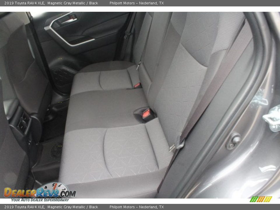 2019 Toyota RAV4 XLE Magnetic Gray Metallic / Black Photo #18