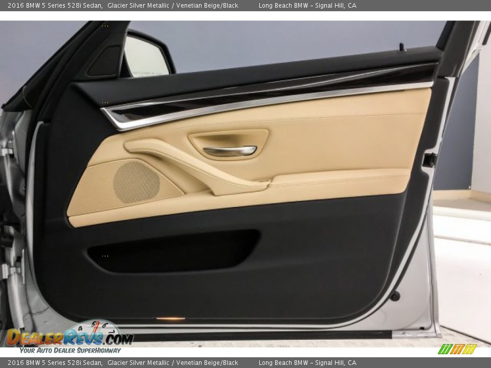 2016 BMW 5 Series 528i Sedan Glacier Silver Metallic / Venetian Beige/Black Photo #29