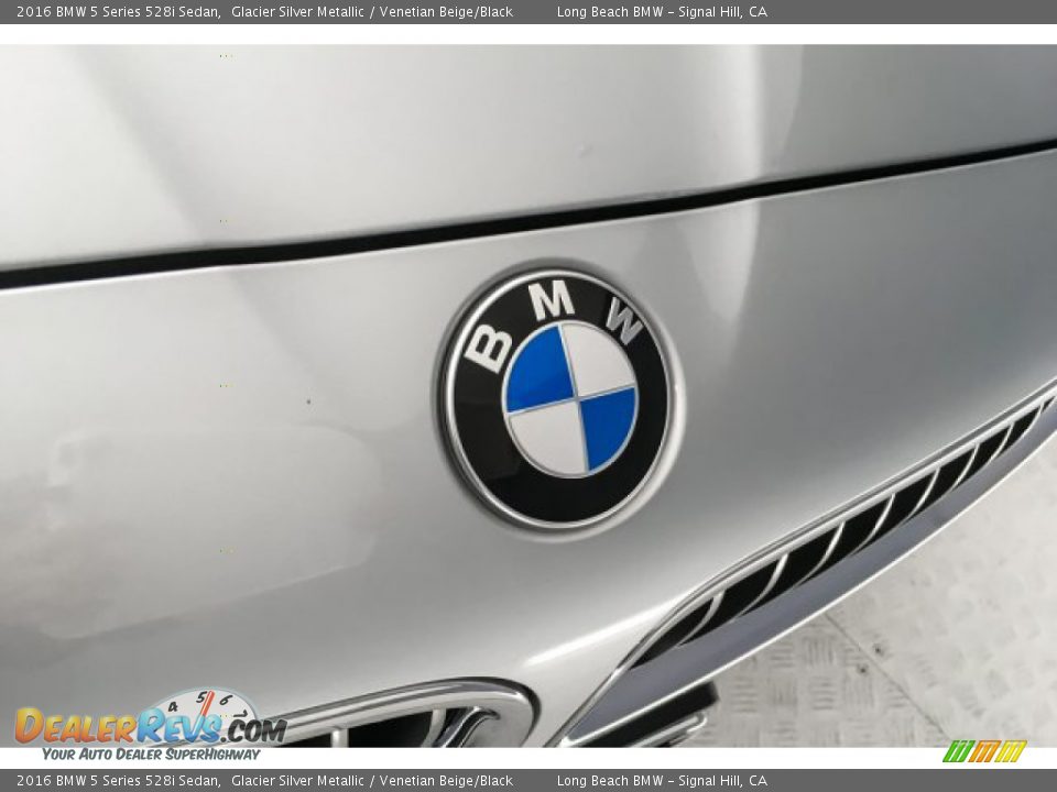 2016 BMW 5 Series 528i Sedan Glacier Silver Metallic / Venetian Beige/Black Photo #32